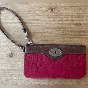 Fossil Key Per Slim Wristlet in Red/Rasberry